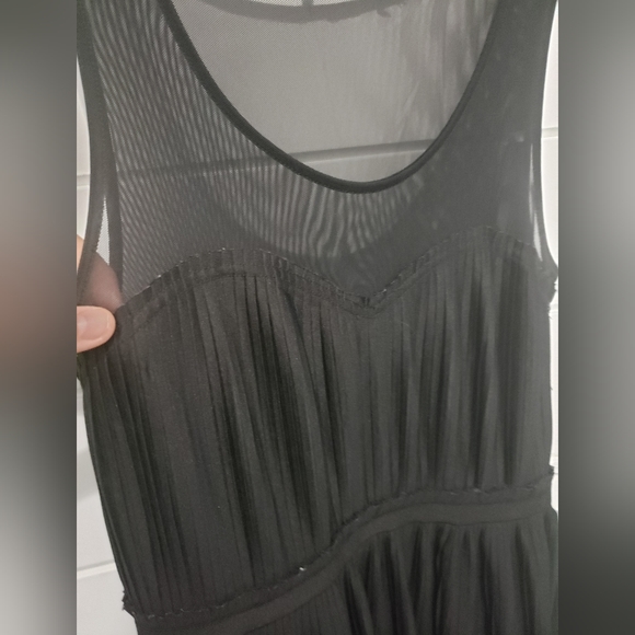 H and M knee length dress - Picture 2 of 4